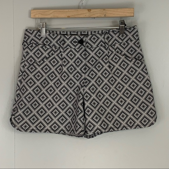 Puma Lifestyle Golf Shorts Chino Black White Geometric 2 - Picture 1 of 8